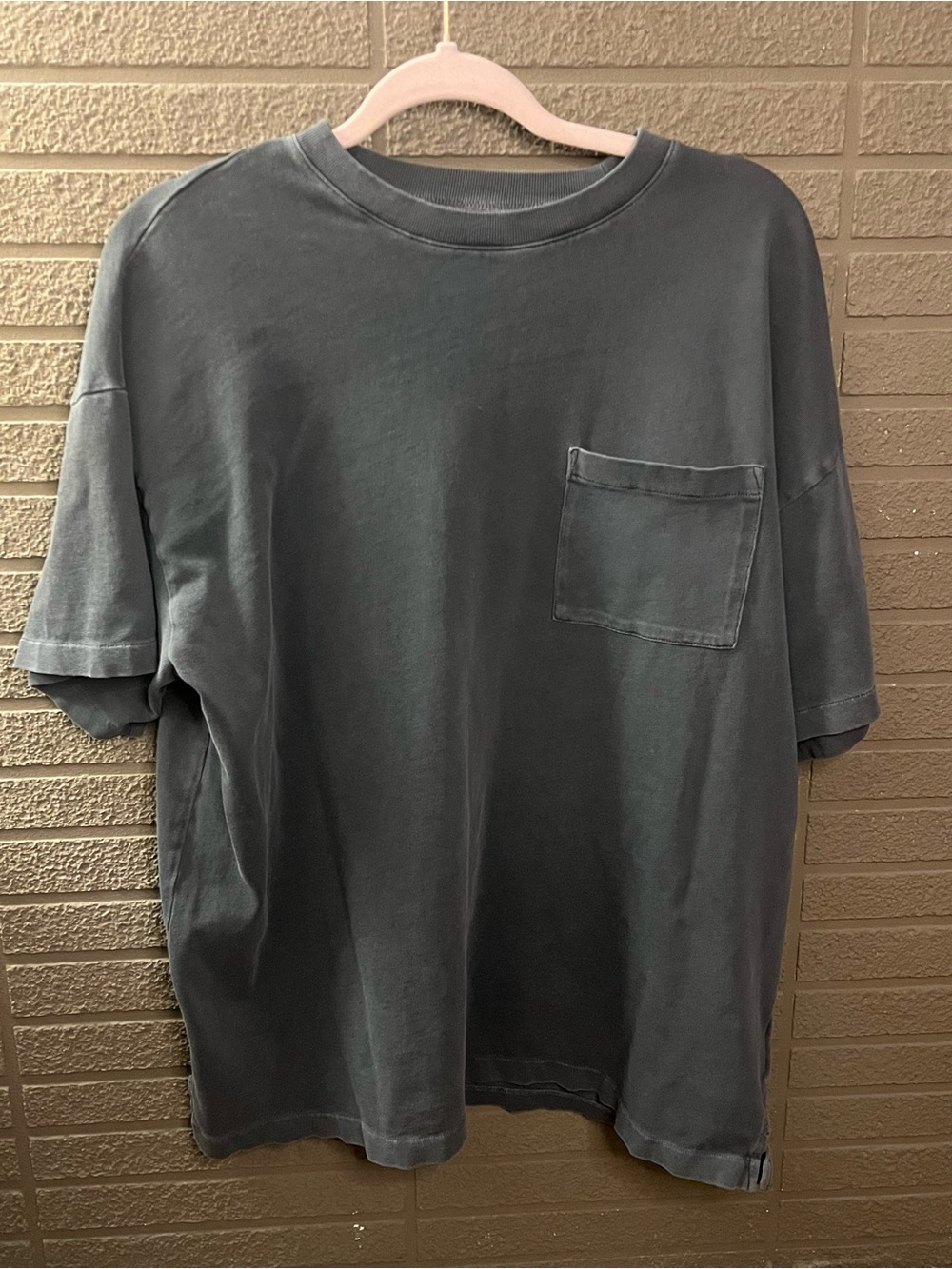 Madewell Men's Pocket Tee in Charcoal